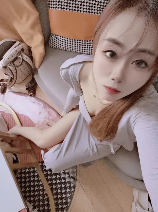 颜值服务都不错的妹子