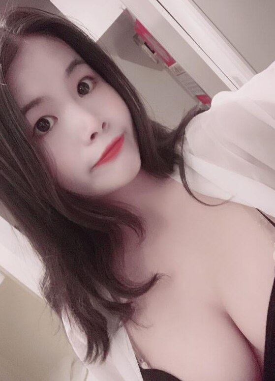 胸有D性感妹子