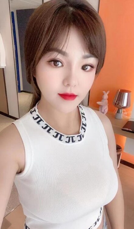 青羊区混血大胸妹子