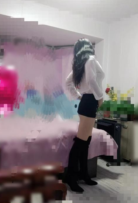 会倒立的骚妹子