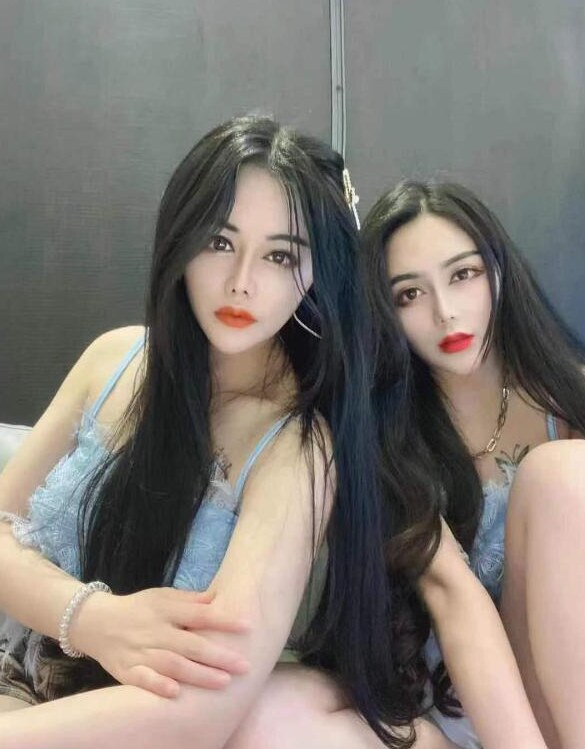 起飞双胞胎姐妹花