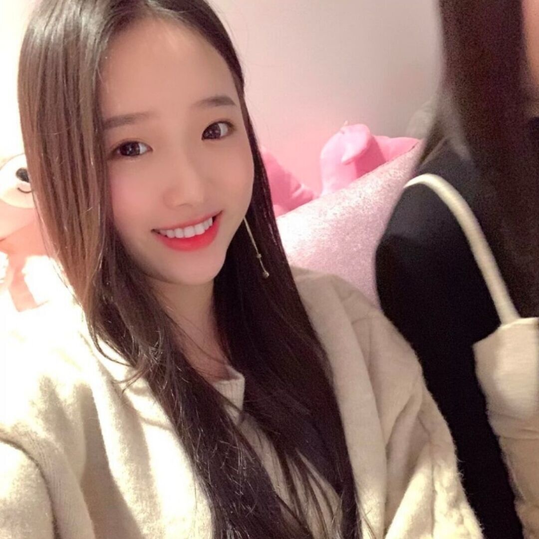 清纯可爱的小燕子