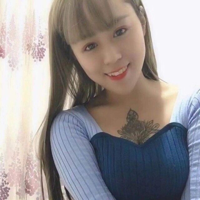 徐汇花臂纹身大胸女