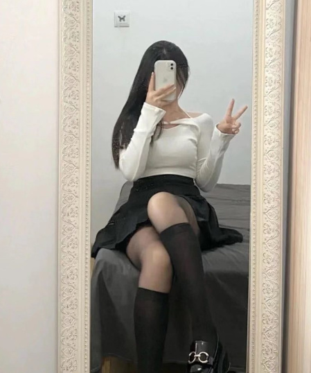 张店00后小美女