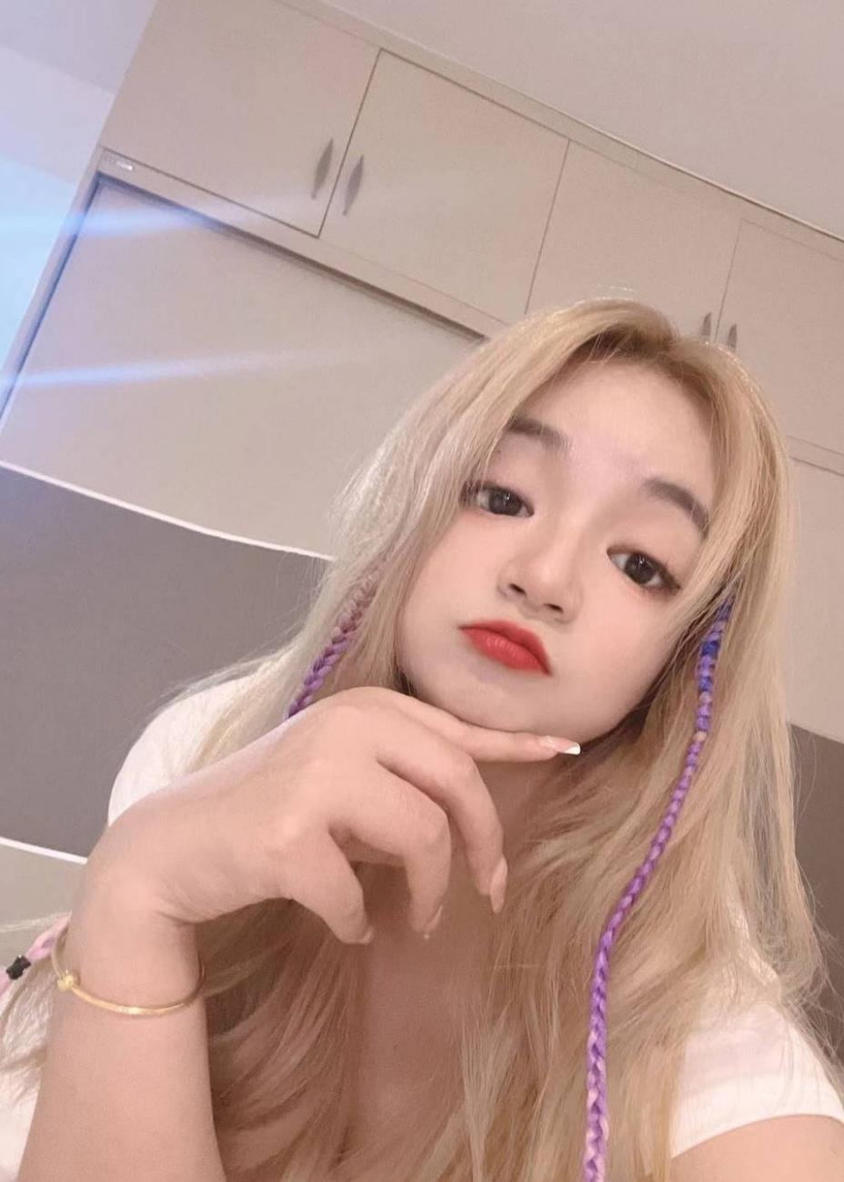 广州邻家小妹周周