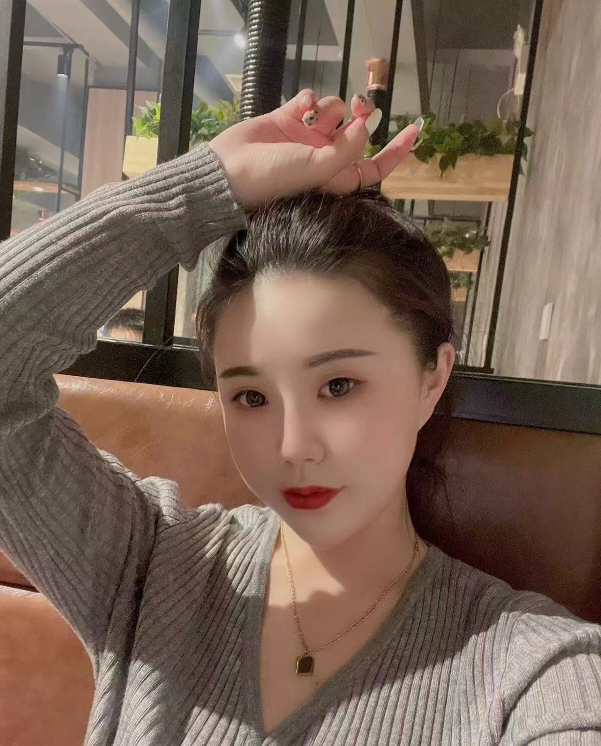 石家庄刚入行的小美女