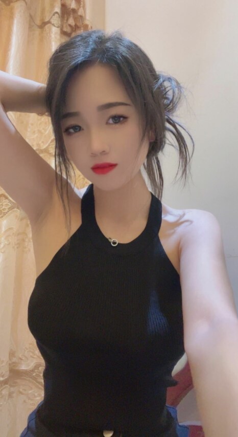 御姐蜜桃臀，筷子腿，服务爽歪歪