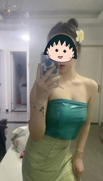 99年大胸嫩妹
