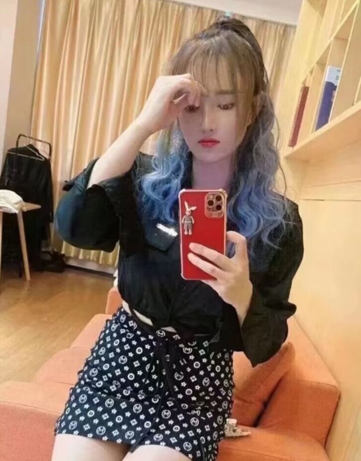 来自江苏的黄毛小可爱