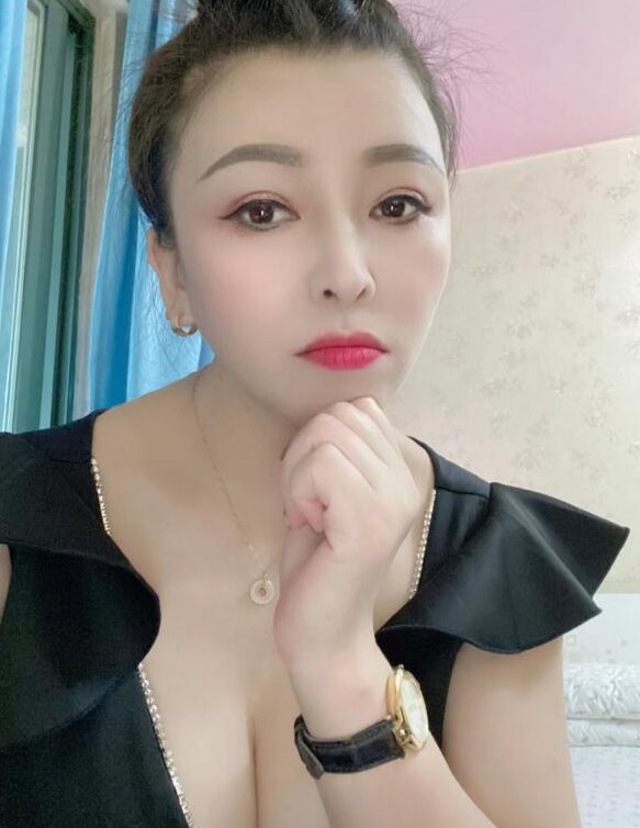 成都前凸后翘骚妇
