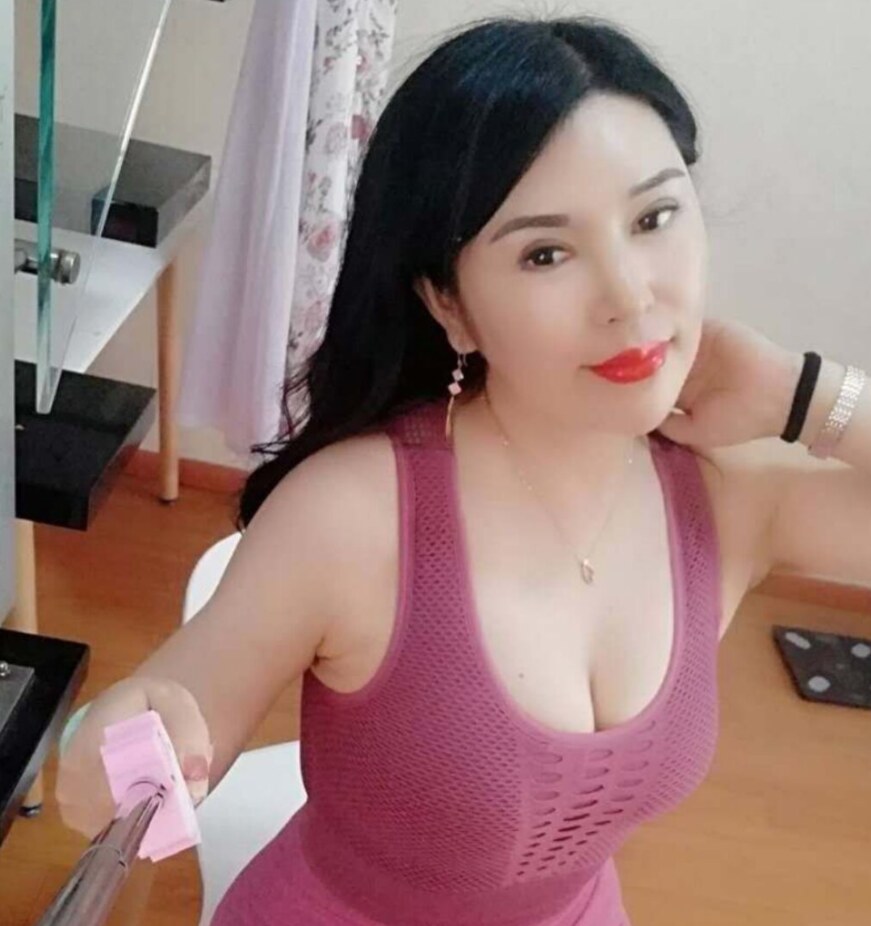 短发大奶骚气熟女