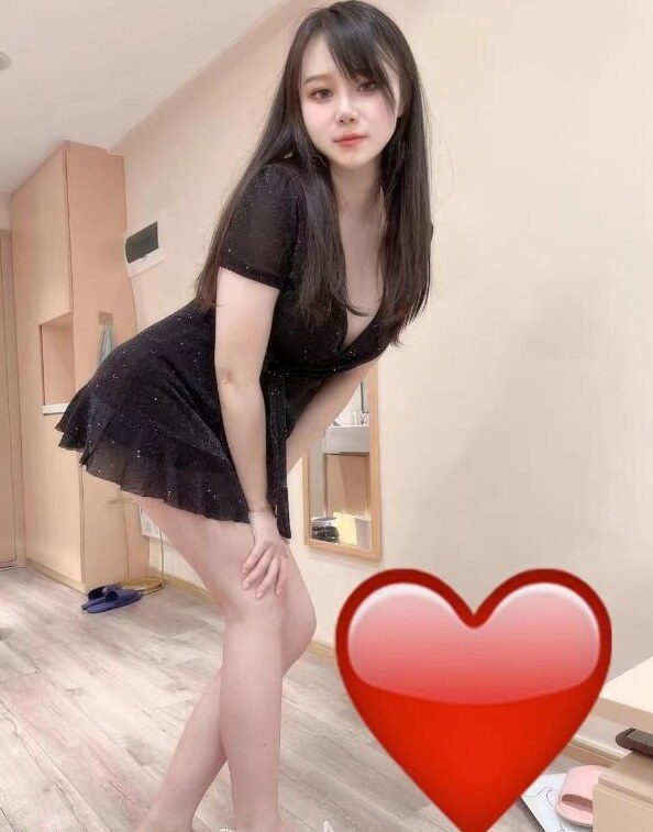 00后嫩妹小金鱼