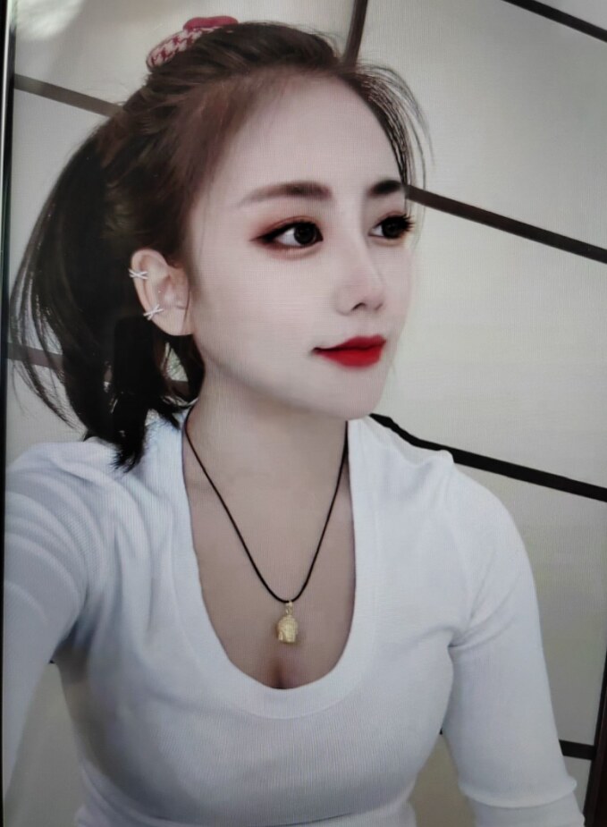 三点粉嫩，乖巧听话的小美