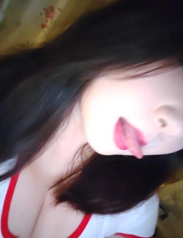 轻熟肉感小姐姐