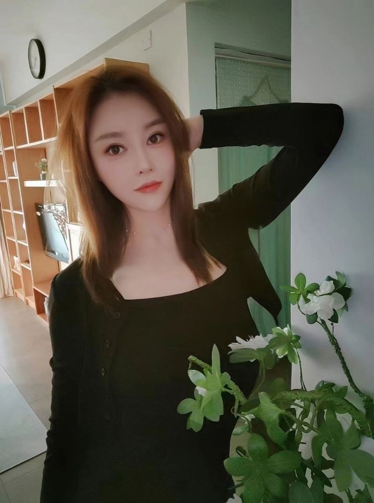 福田区性感黑丝制服姐姐