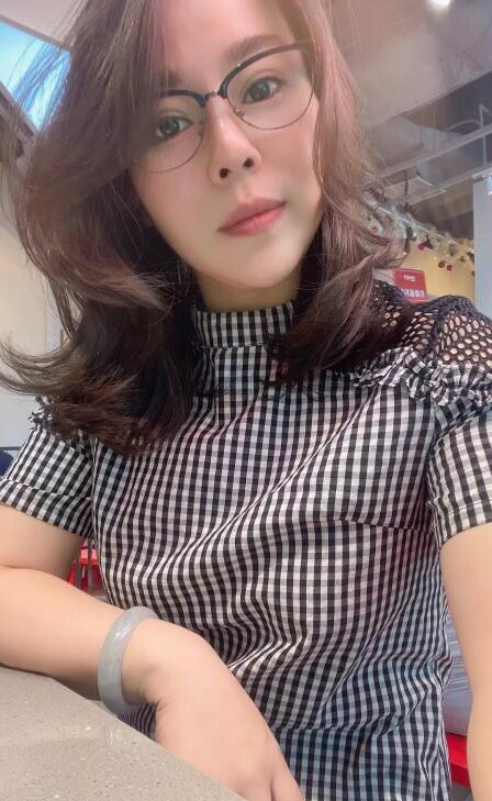 燕岭大厦东北妹子