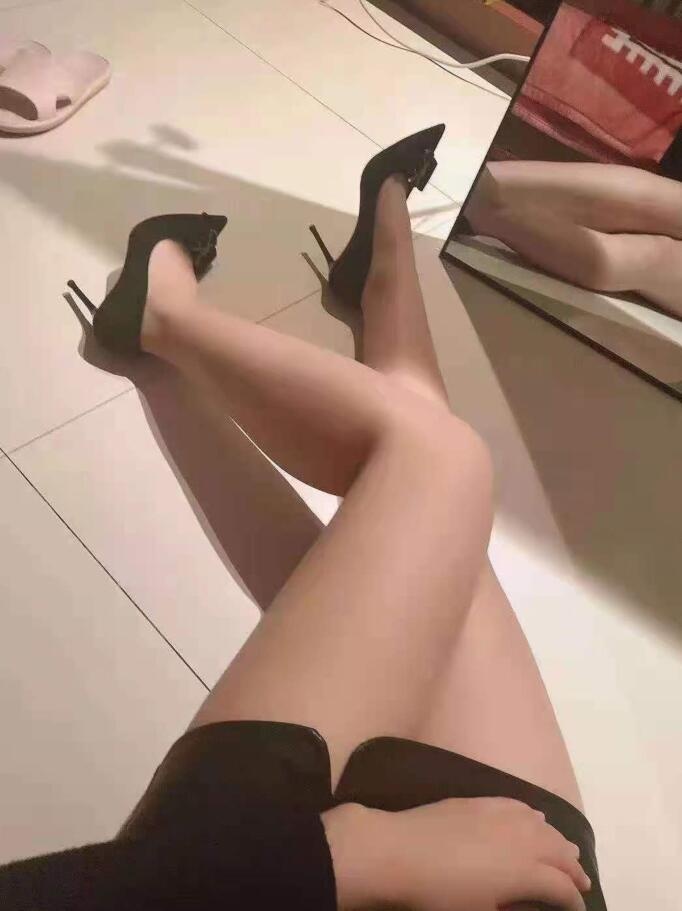 一个自己带房的半套美女