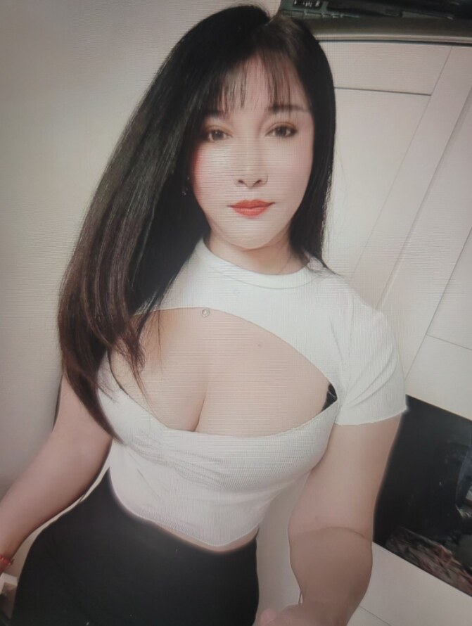 体验爆乳骚妇小姐姐