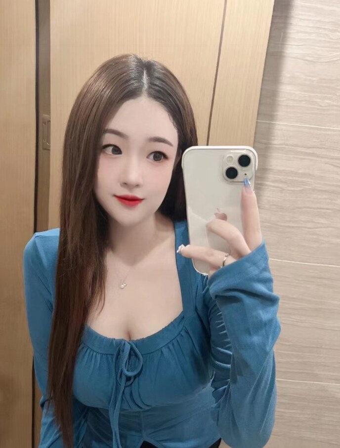 体验超大胸美女