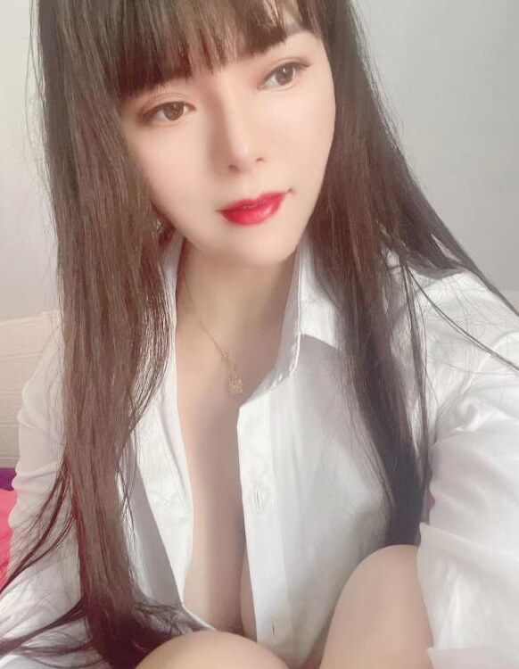 纹身思思小少妇