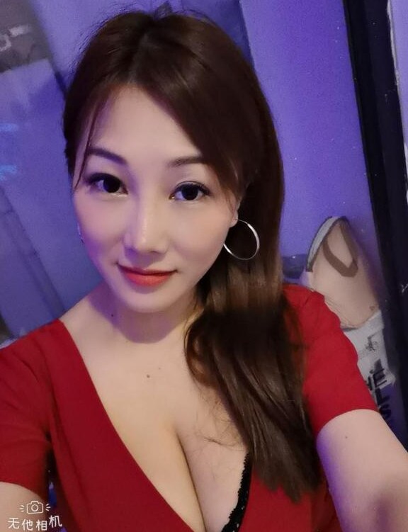 完美E奶轻熟女