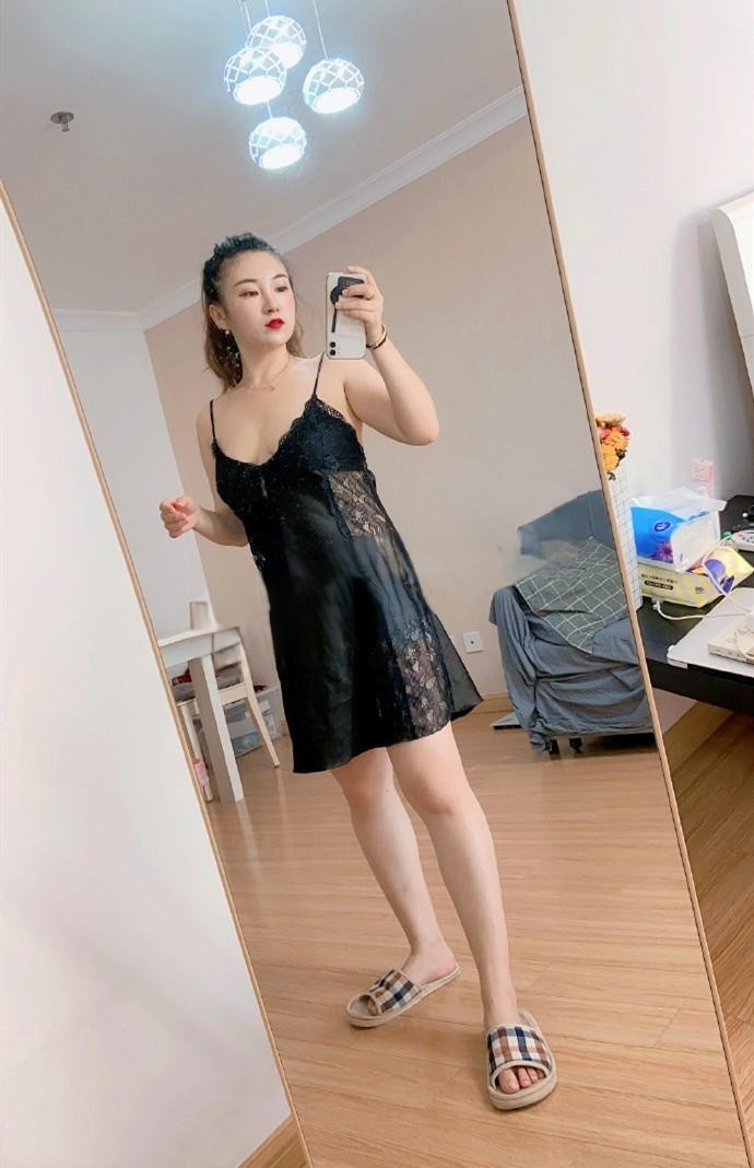 徐汇刚下海不久的大胸人妻