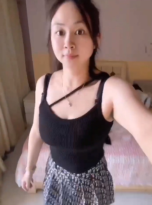 龙岗大奶娜娜