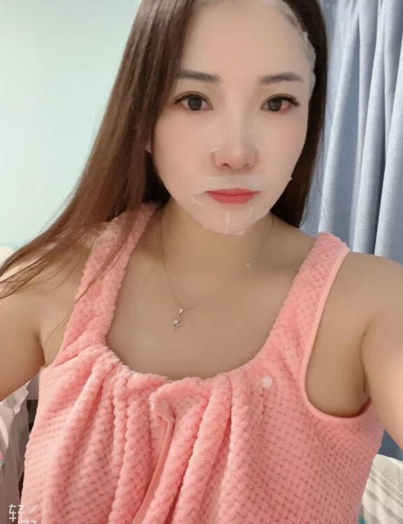 敷面膜大骚货少妇