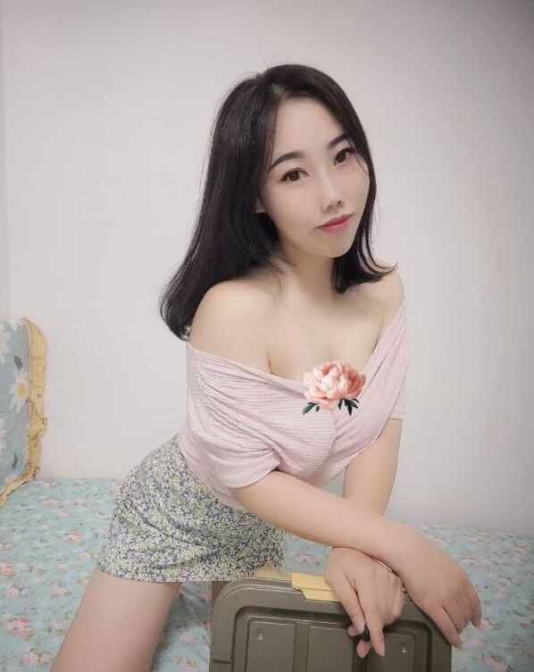 白云大奶少妇