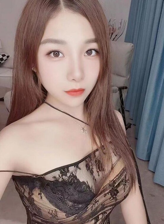 性感黑丝制服小妹
