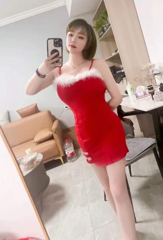 杭州性感短发大胸妹子