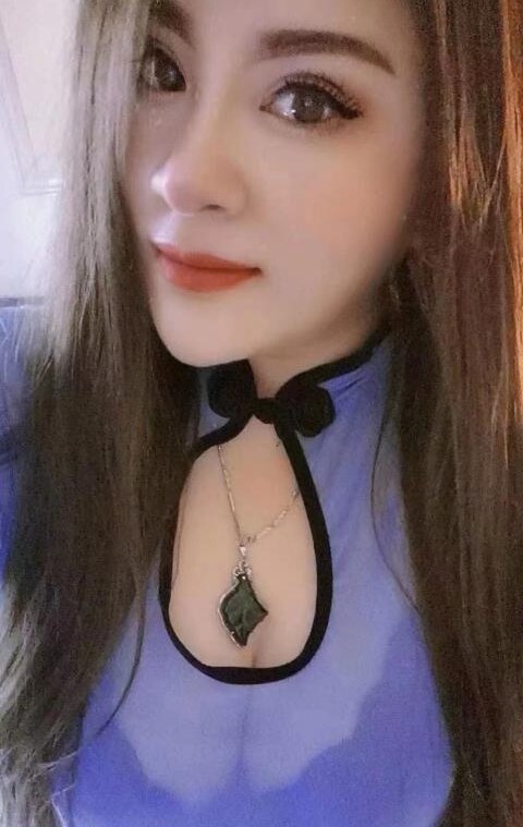 园区跨塘骚少妇