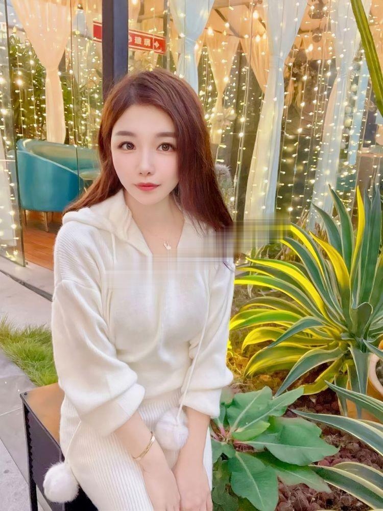 上城区性感黑丝制服小姐姐