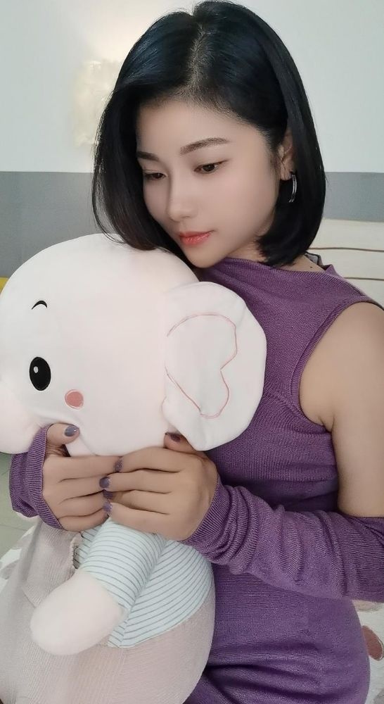 体验越秀短发安姐姐