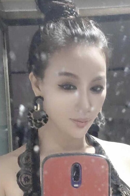 少数民族黑玫瑰