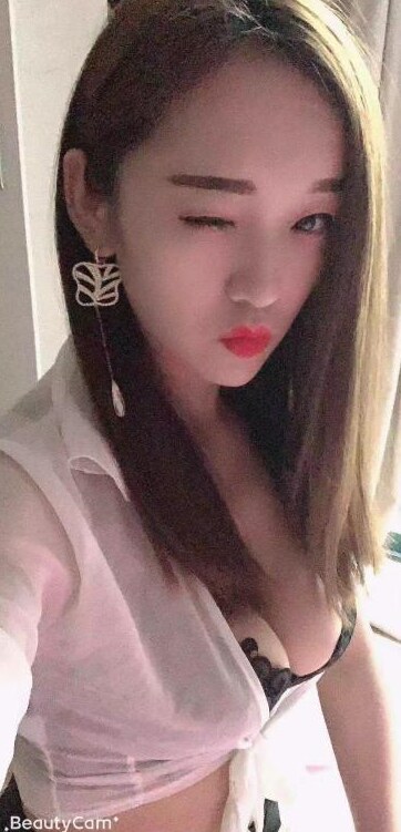 小骚货屄屄嫩香香