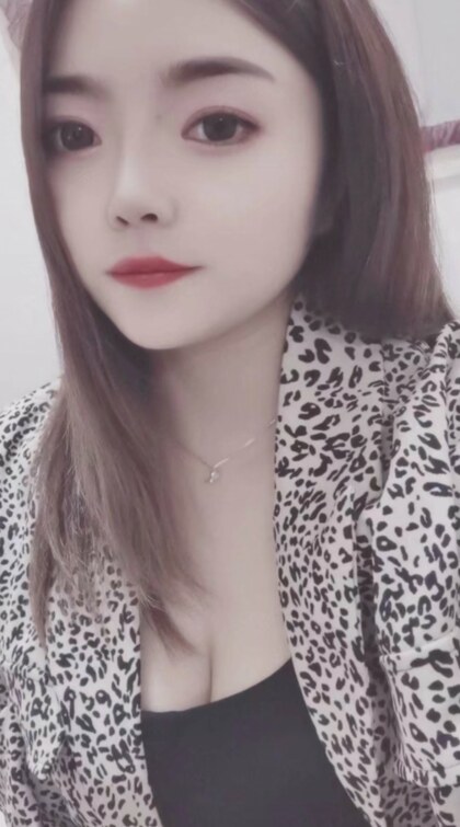 武昌性感大胸妹子