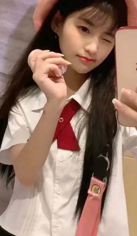  鼓楼小可爱一个小嫩妹子