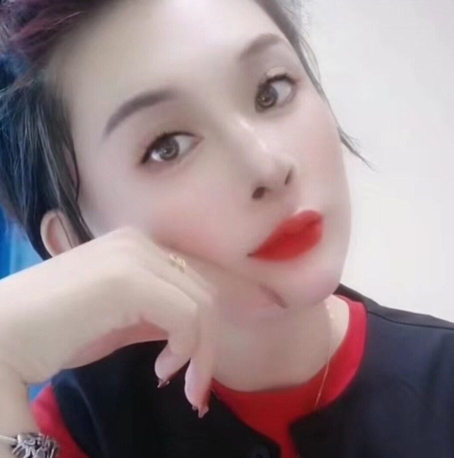 中项大尺轻熟女