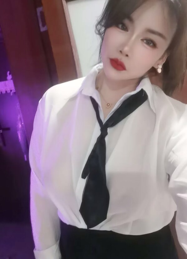 火辣纹身风骚妖娆大奶子
