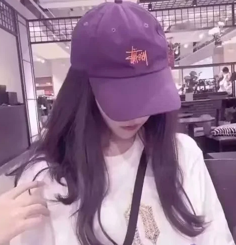 刚下水的大奶妹