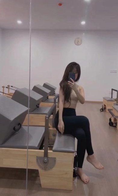 瑜伽老师可一字马