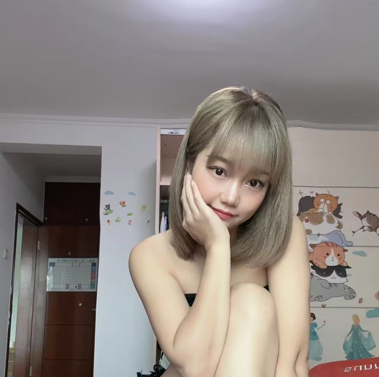 高颜值甜美嫩妹，多次返食