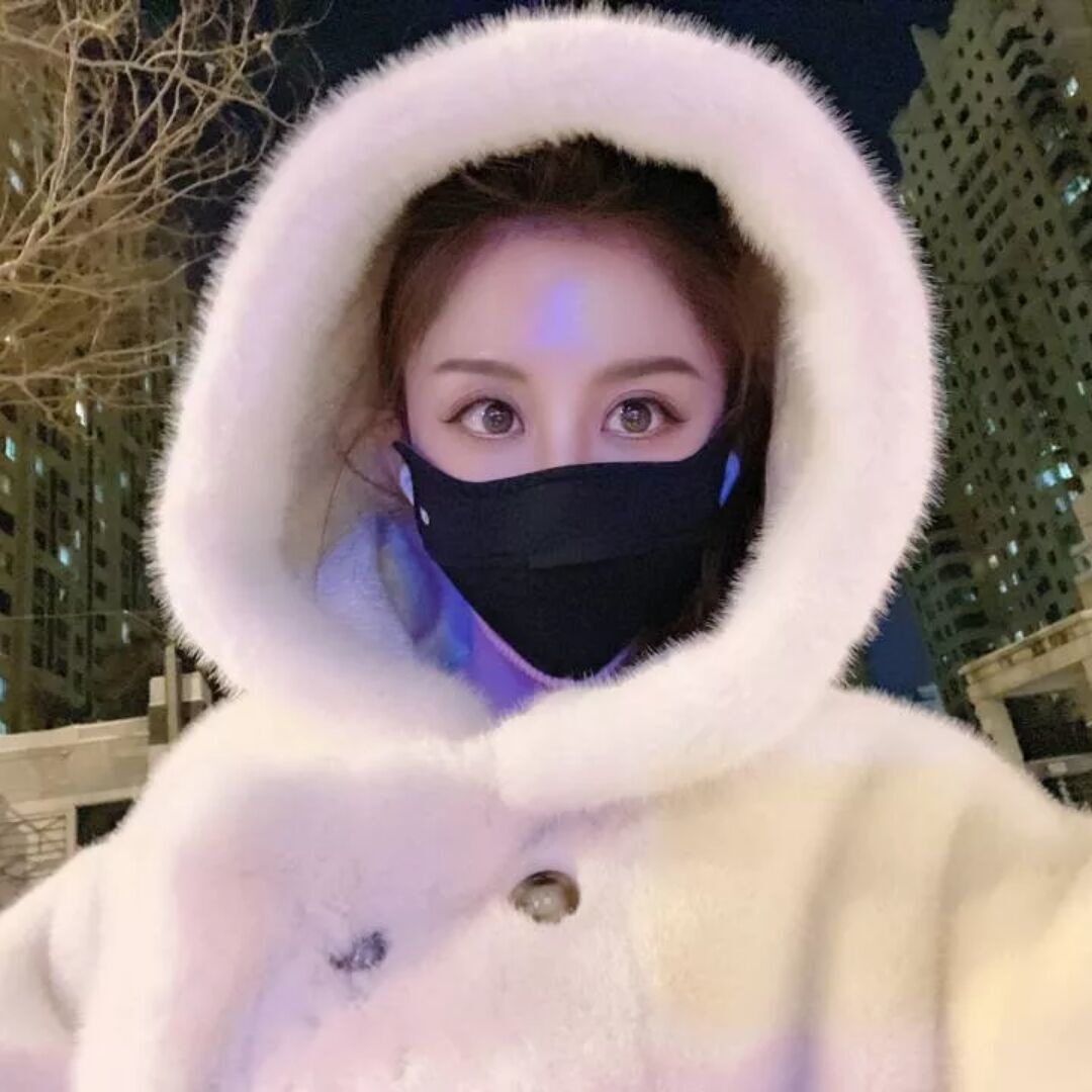 呼市特会玩的妹子