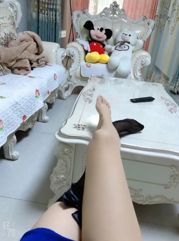 黑网袜少妇柠檬