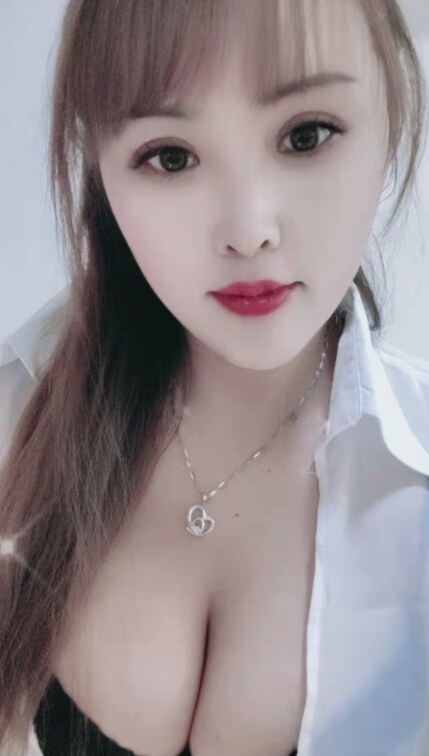 大屁股骚性女仆