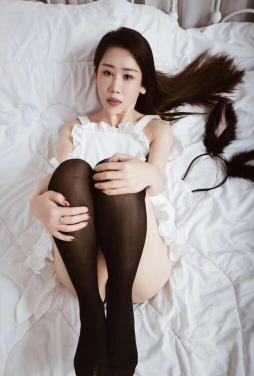 颜值很高舔蛋蛋妹子