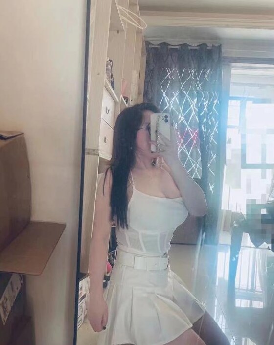 脸一般但胸巨大的妹子