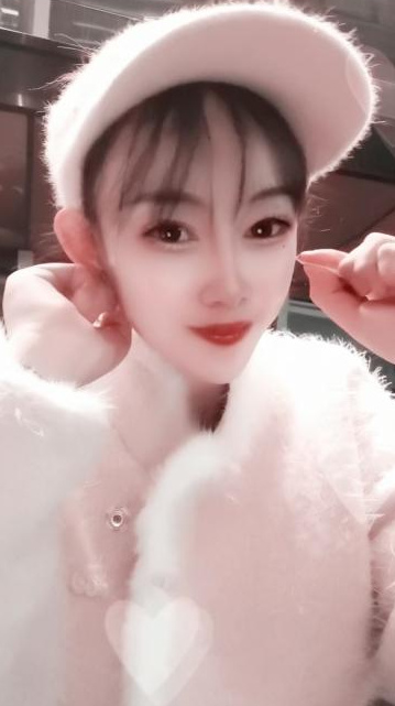 会采耳服务棒的妹子