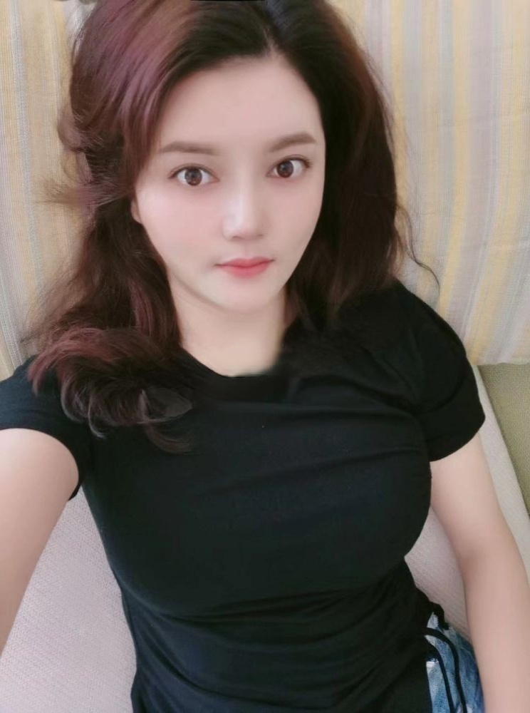 河北区大眼睛美女